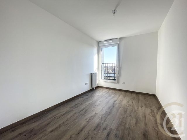 Appartement F4 &agrave; louer - 3 pi&egrave;ces - 78,10 m2 - Le Mee Sur Seine - 77 - ILE-DE-FRANCE