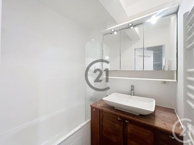Appartement F3 &agrave; louer - 3 pi&egrave;ces - 61,38 m2 - Melun - 77 - ILE-DE-FRANCE