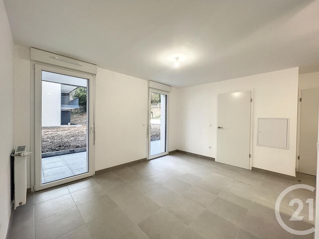 Appartement F2 &agrave; louer - 2 pi&egrave;ces - 40,80 m2 - Le Mee Sur Seine - 77 - ILE-DE-FRANCE