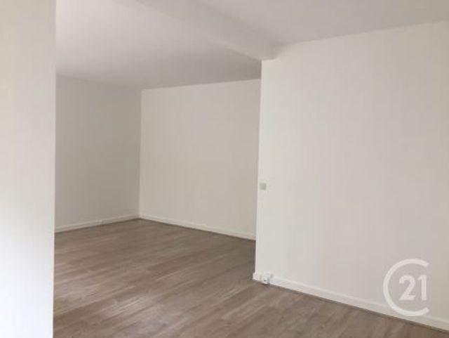 Appartement F3 &agrave; louer - 3 pi&egrave;ces - 64,30 m2 - Vaux Le Penil - 77 - ILE-DE-FRANCE