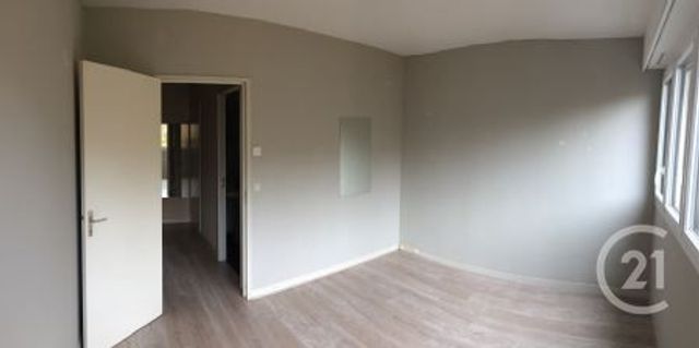 Appartement F3 &agrave; louer - 3 pi&egrave;ces - 64,30 m2 - Vaux Le Penil - 77 - ILE-DE-FRANCE