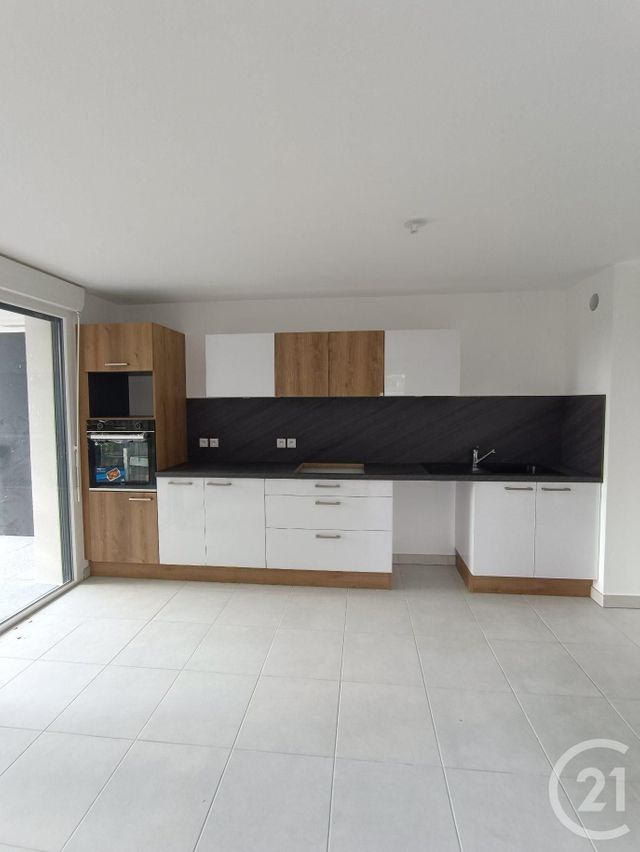 Appartement F3 &agrave; louer - 3 pi&egrave;ces - 59,90 m2 - Le Mee Sur Seine - 77 - ILE-DE-FRANCE