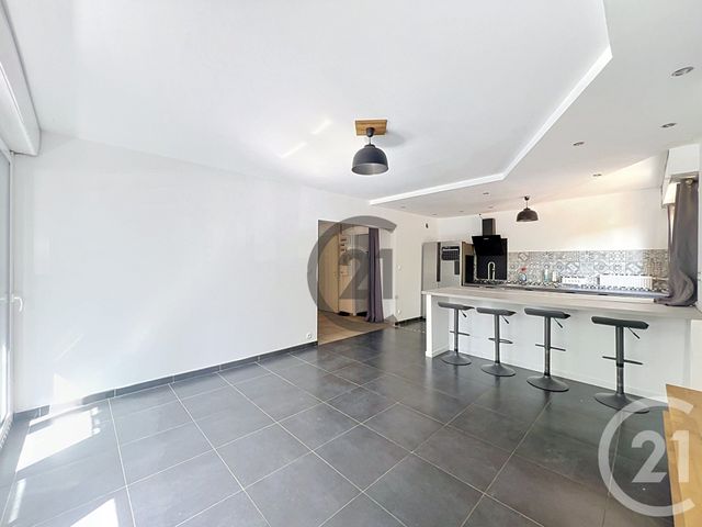 Appartement F3 &agrave; louer - 3 pi&egrave;ces - 64 m2 - Melun - 77 - ILE-DE-FRANCE