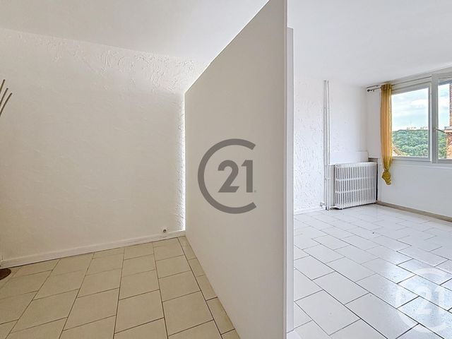 Appartement F1 &agrave; louer - 1 pi&egrave;ce - 26,36 m2 - Melun - 77 - ILE-DE-FRANCE