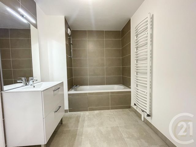 Appartement F3 &agrave; louer - 3 pi&egrave;ces - 60,80 m2 - Dammarie Les Lys - 77 - ILE-DE-FRANCE