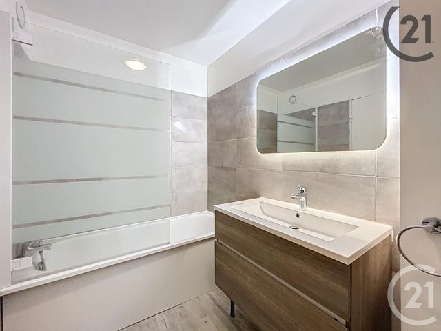 Appartement &agrave; louer - 2 pi&egrave;ces - 55,77 m2 - Dammarie Les Lys - 77 - ILE-DE-FRANCE