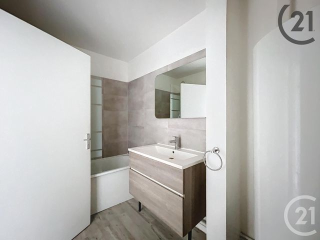Appartement &agrave; louer - 2 pi&egrave;ces - 55,77 m2 - Dammarie Les Lys - 77 - ILE-DE-FRANCE