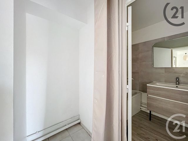 Appartement &agrave; louer - 2 pi&egrave;ces - 55,77 m2 - Dammarie Les Lys - 77 - ILE-DE-FRANCE