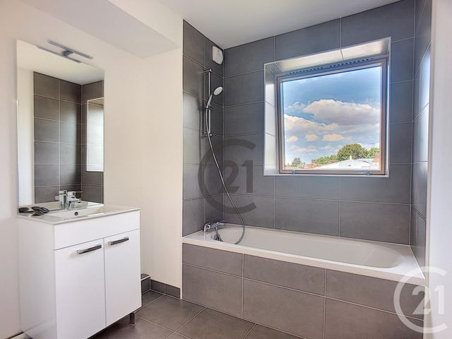 Appartement F3 &agrave; louer - 3 pi&egrave;ces - 56,20 m2 - Dammarie Les Lys - 77 - ILE-DE-FRANCE