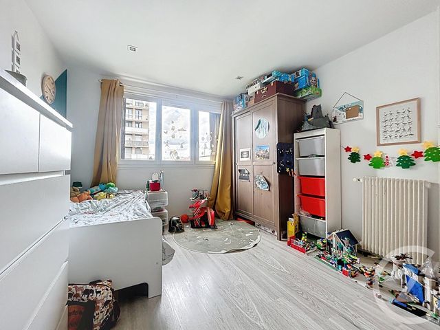 Appartement F4 &agrave; vendre - 4 pi&egrave;ces - 80 m2 - Melun - 77 - ILE-DE-FRANCE
