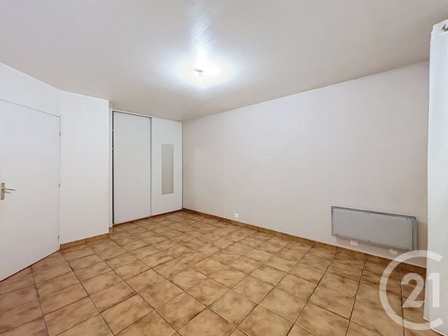 Appartement F1 &agrave; louer - 1 pi&egrave;ce - 28,75 m2 - St Fargeau Ponthierry - 77 - ILE-DE-FRANCE