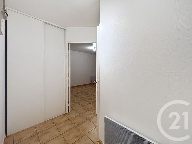 Appartement F1 &agrave; louer - 1 pi&egrave;ce - 28,75 m2 - St Fargeau Ponthierry - 77 - ILE-DE-FRANCE
