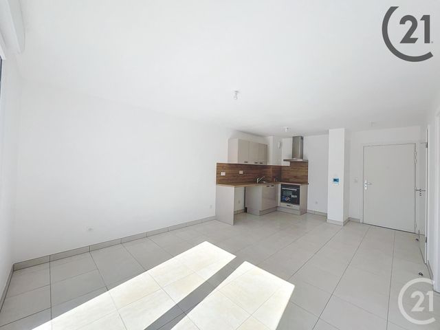 Appartement F2 &agrave; louer - 2 pi&egrave;ces - 40,60 m2 - Dammarie Les Lys - 77 - ILE-DE-FRANCE