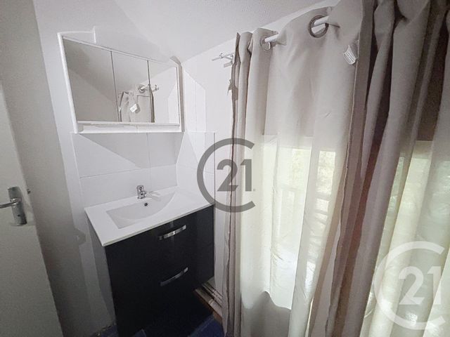 Appartement &agrave; louer - 2 pi&egrave;ces - 33,60 m2 - Melun - 77 - ILE-DE-FRANCE