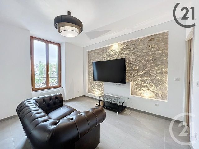 Appartement F3 &agrave; louer - 3 pi&egrave;ces - 61,01 m2 - Melun - 77 - ILE-DE-FRANCE
