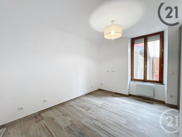 Appartement F3 &agrave; louer - 3 pi&egrave;ces - 61,01 m2 - Melun - 77 - ILE-DE-FRANCE