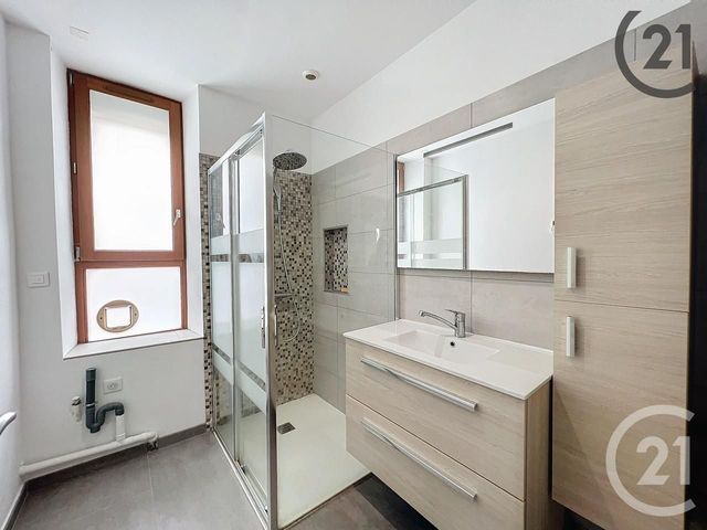 Appartement F3 &agrave; louer - 3 pi&egrave;ces - 61,01 m2 - Melun - 77 - ILE-DE-FRANCE