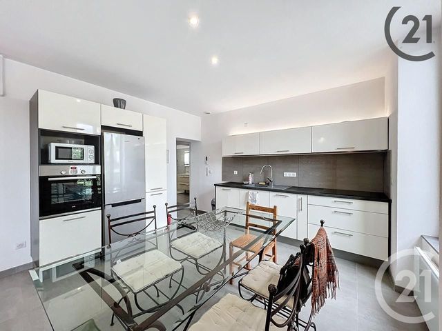 Appartement F3 &agrave; louer - 3 pi&egrave;ces - 61,01 m2 - Melun - 77 - ILE-DE-FRANCE