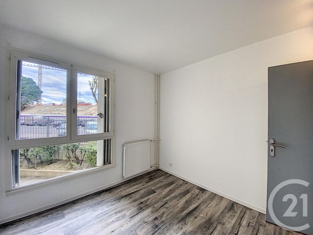Appartement F4 &agrave; vendre - 4 pi&egrave;ces - 84,22 m2 - Melun - 77 - ILE-DE-FRANCE
