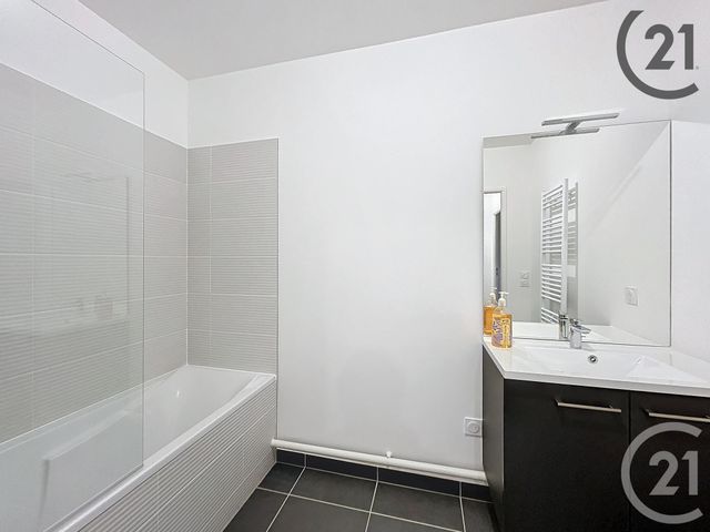 Appartement F3 &agrave; louer - 3 pi&egrave;ces - 58,96 m2 - Dammarie Les Lys - 77 - ILE-DE-FRANCE