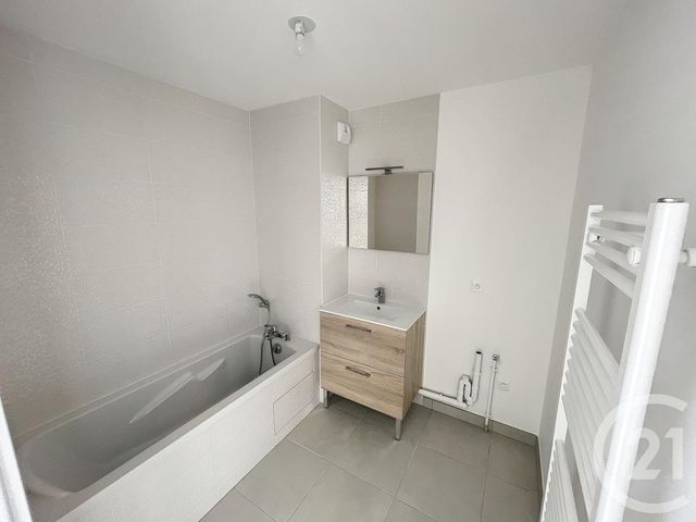 Appartement F3 &agrave; louer - 3 pi&egrave;ces - 60,50 m2 - Le Mee Sur Seine - 77 - ILE-DE-FRANCE
