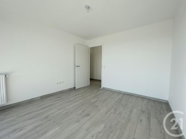 Appartement F3 &agrave; louer - 3 pi&egrave;ces - 60,50 m2 - Le Mee Sur Seine - 77 - ILE-DE-FRANCE