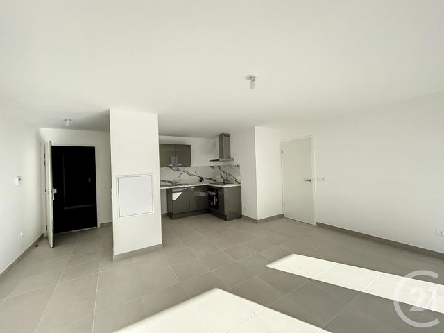 Appartement F3 &agrave; louer - 3 pi&egrave;ces - 60,50 m2 - Le Mee Sur Seine - 77 - ILE-DE-FRANCE