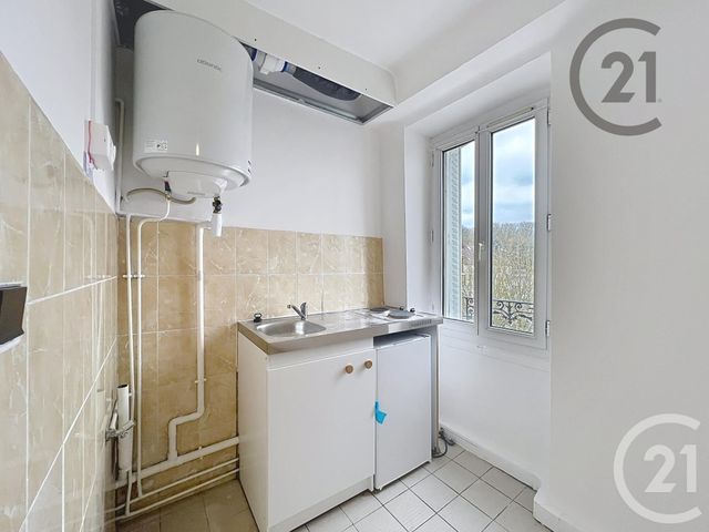 Appartement F1 &agrave; louer - 1 pi&egrave;ce - 14,20 m2 - Melun - 77 - ILE-DE-FRANCE
