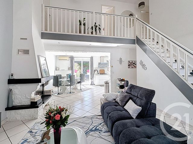 Maison &agrave; vendre - 6 pi&egrave;ces - 102,22 m2 - Savigny Le Temple - 77 - ILE-DE-FRANCE