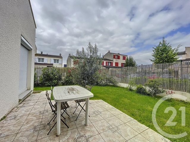 Appartement F4 à vendre - 4 pièces - 92,05 m2 - Combs La Ville - 77 - ILE-DE-FRANCE