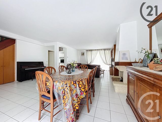 Maison à vendre - 7 pièces - 173,48 m2 - Savigny Le Temple - 77 - ILE-DE-FRANCE