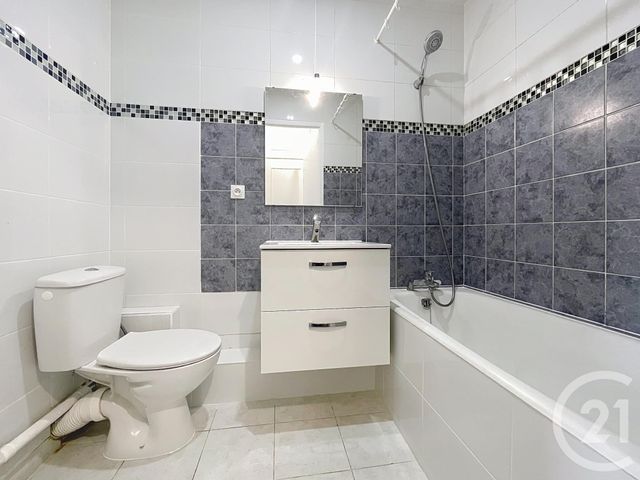 Appartement Studio &agrave; vendre - 1 pi&egrave;ce - 30,42 m2 - Combs La Ville - 77 - ILE-DE-FRANCE