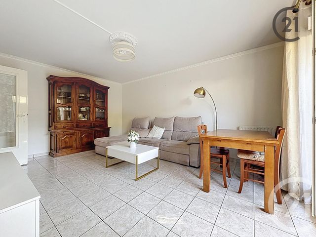 Appartement F2 à vendre - 2 pièces - 43,08 m2 - Combs La Ville - 77 - ILE-DE-FRANCE