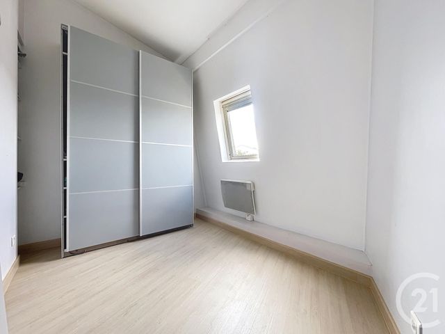 Afficher la photo en grand Appartement F3 à vendre - 3 pièces - 55 m2 - Pontault Combault - 77 - ILE-DE-FRANCE