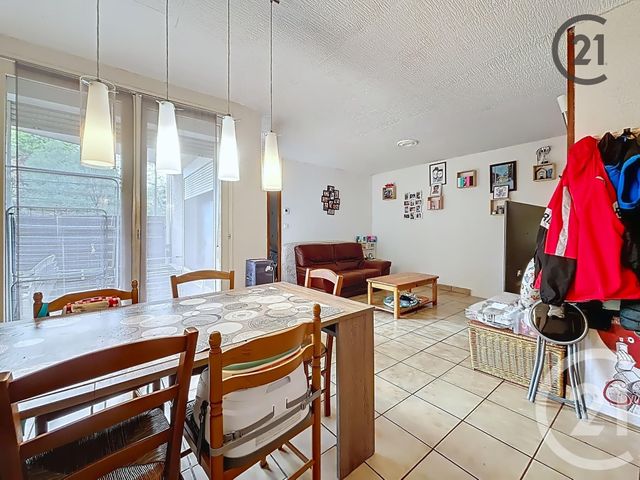 Afficher la photo en grand Appartement F3 à vendre - 3 pièces - 60,90 m2 - Savigny Le Temple - 77 - ILE-DE-FRANCE