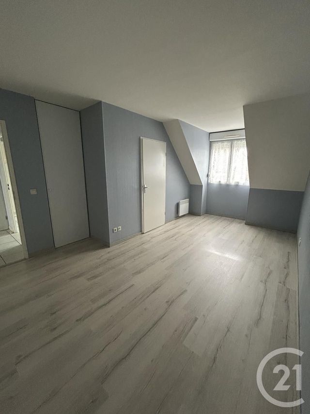 Appartement F3 à louer - 3 pièces - 95 m2 - Lieusaint - 77 - ILE-DE-FRANCE