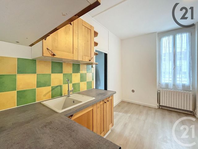 Appartement F2 à louer - 2 pièces - 24 m2 - Melun - 77 - ILE-DE-FRANCE