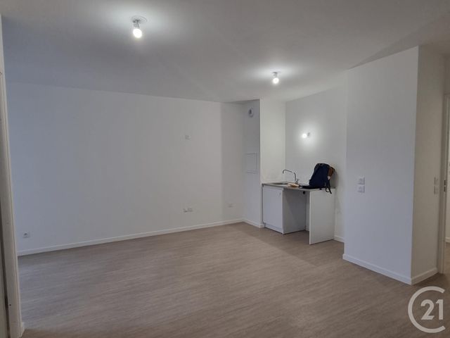 Appartement F2 &agrave; louer - 2 pi&egrave;ces - 43,42 m2 - Savigny Le Temple - 77 - ILE-DE-FRANCE