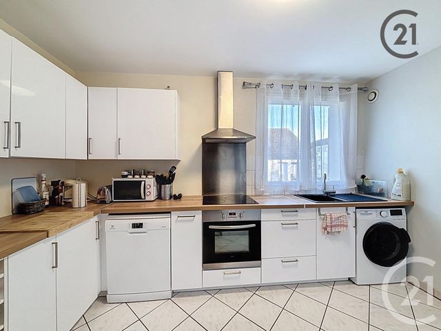 Appartement F3 &agrave; vendre - 3 pi&egrave;ces - 63,64 m2 - Savigny Le Temple - 77 - ILE-DE-FRANCE