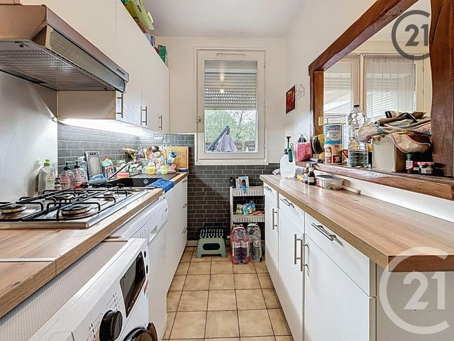 Appartement F3 &agrave; vendre - 3 pi&egrave;ces - 60,90 m2 - Savigny Le Temple - 77 - ILE-DE-FRANCE