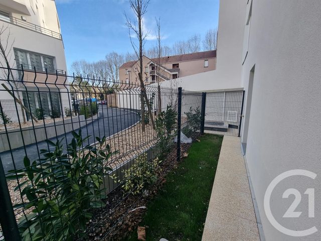 Appartement F3 &agrave; louer - 3 pi&egrave;ces - 62,32 m2 - Savigny Le Temple - 77 - ILE-DE-FRANCE