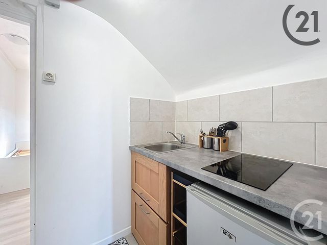 Appartement F1 &agrave; louer - 1 pi&egrave;ce - 12,30 m2 - Melun - 77 - ILE-DE-FRANCE