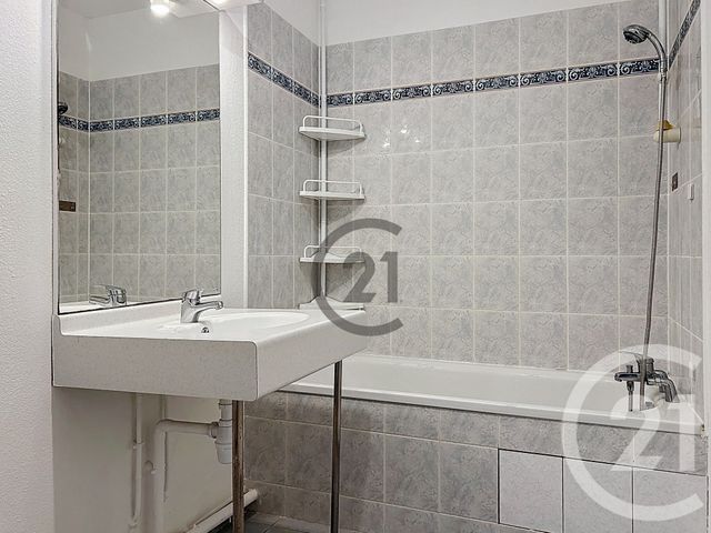 Appartement T2 &agrave; louer - 2 pi&egrave;ces - 47,25 m2 - Moissy Cramayel - 77 - ILE-DE-FRANCE