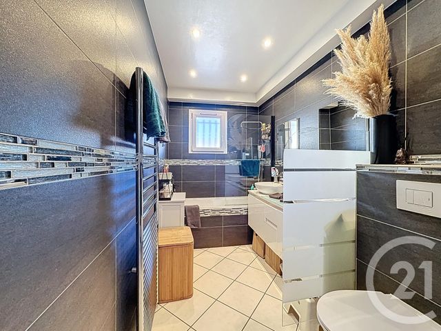 Maison &agrave; vendre - 6 pi&egrave;ces - 102,22 m2 - Savigny Le Temple - 77 - ILE-DE-FRANCE