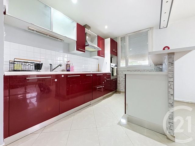 Appartement &agrave; louer - 3 pi&egrave;ces - 66,93 m2 - Savigny Le Temple - 77 - ILE-DE-FRANCE
