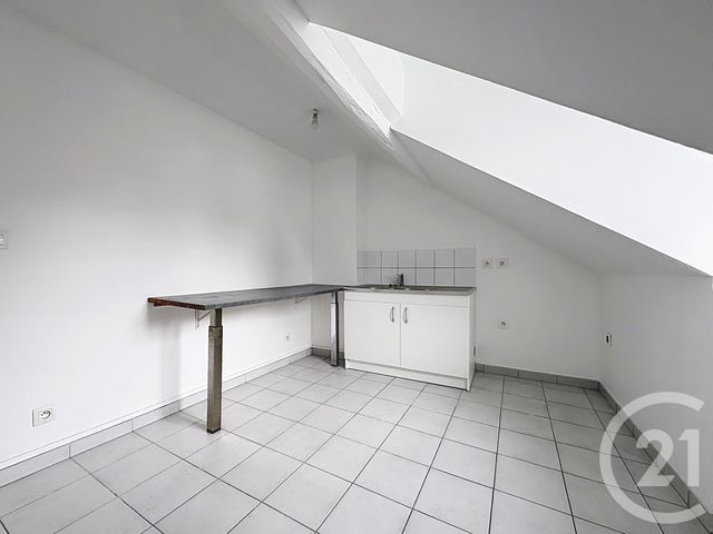 Appartement T1 &agrave; louer - 1 pi&egrave;ce - 30,90 m2 - Melun - 77 - ILE-DE-FRANCE