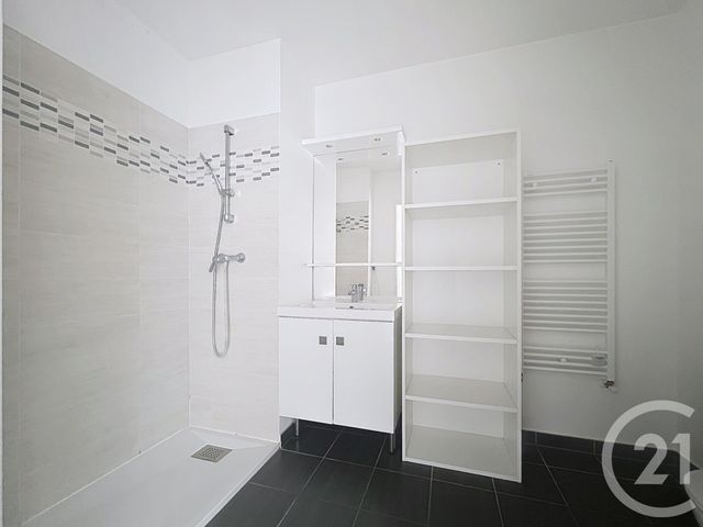 Appartement F2 &agrave; louer - 2 pi&egrave;ces - 40,80 m2 - Reau - 77 - ILE-DE-FRANCE