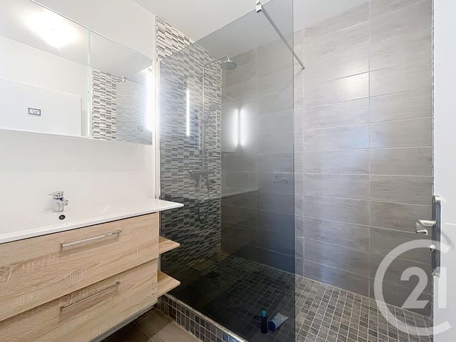 Appartement &agrave; louer - 2 pi&egrave;ces - 40,40 m2 - Moissy Cramayel - 77 - ILE-DE-FRANCE