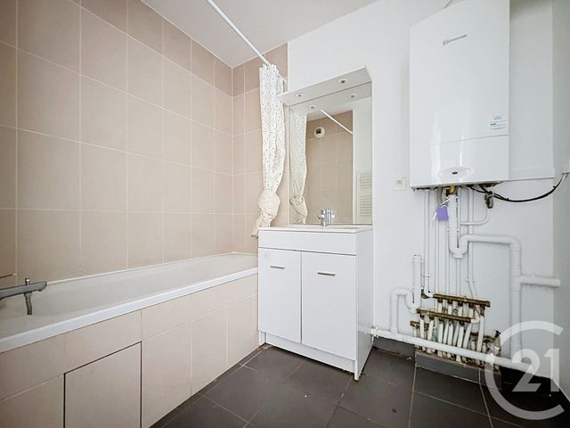 Appartement T3 &agrave; louer - 3 pi&egrave;ces - 61,35 m2 - Dammarie Les Lys - 77 - ILE-DE-FRANCE
