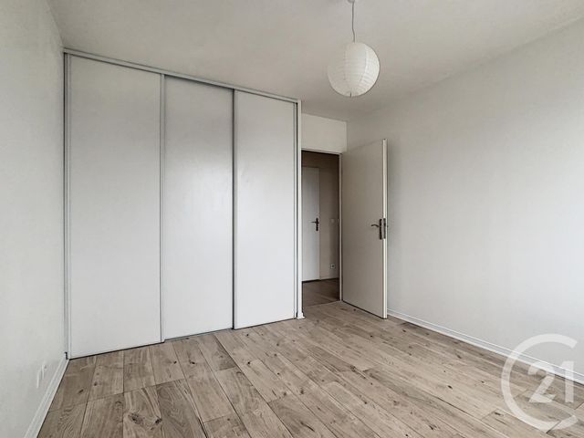 Appartement T3 &agrave; louer - 3 pi&egrave;ces - 63,05 m2 - Savigny Le Temple - 77 - ILE-DE-FRANCE